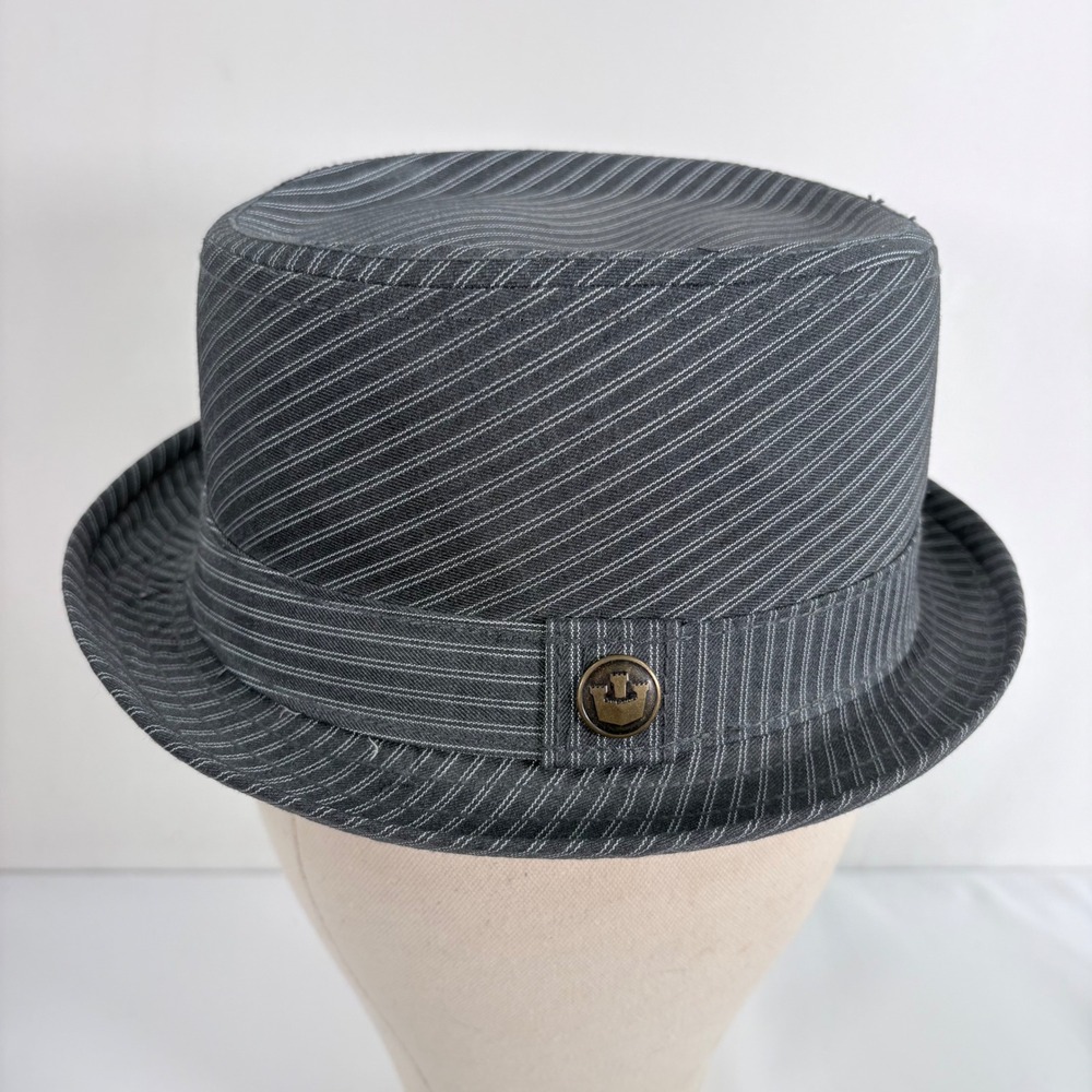Goorin Bros Fedora Hat Gray Pinstripe Stingy Brim Castle Logo Pin Small